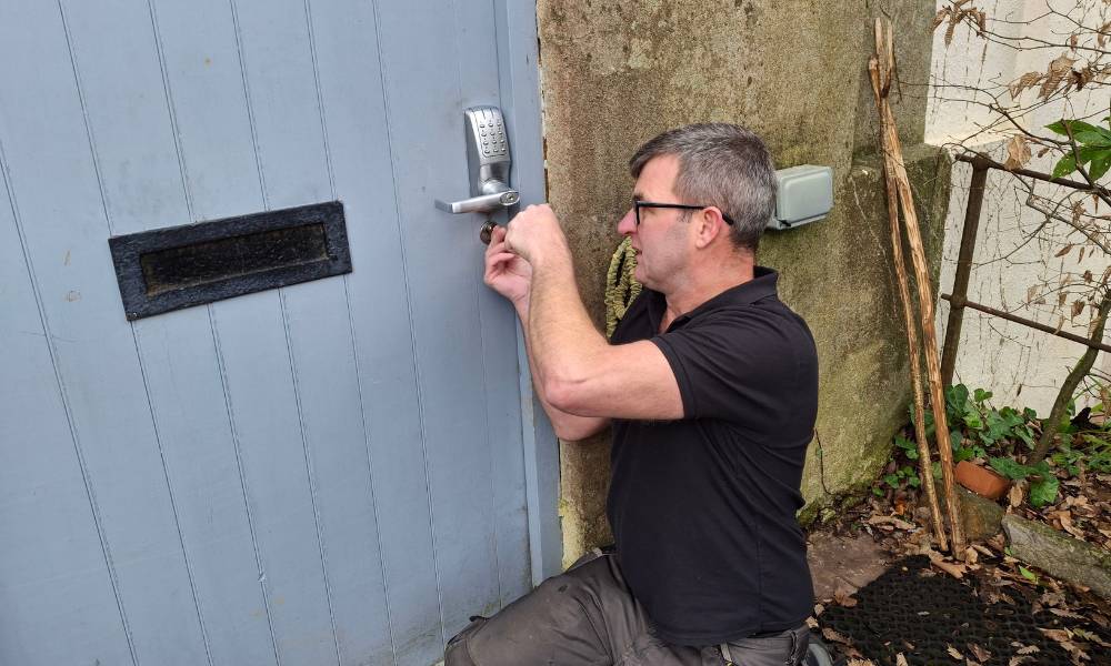 Locksmith Plymouth - Replacing Lock on Domestic Property Door - Masterkey Locksmiths SW Ltd Locksmith Plymouth - Replacing Lock on Domestic Property Door - Masterkey Locksmiths SW Ltd